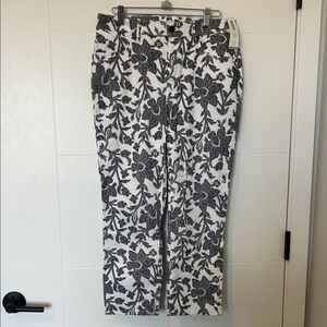 NWT Chico’s Sateen Catalina Mix Crop Basic Black/White